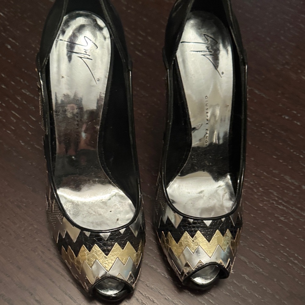 Giuseppe Zanotti Black and Gold Peep-Toe Heels